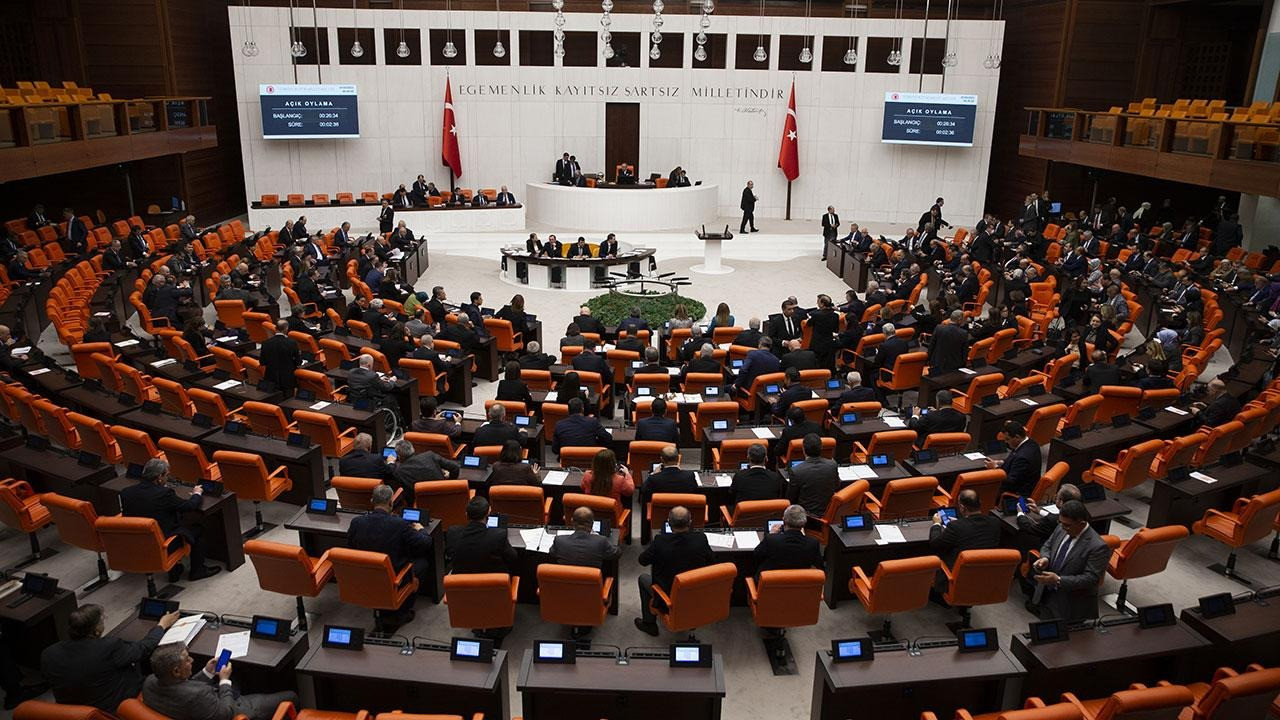 Gelecek Partisi'nden 3 vekil AK Parti'ye geçiyor iddiası için ilk açıklama