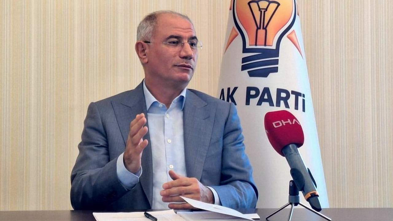 Kongre öncesi AK Parti'de ''değişim'' mesajı