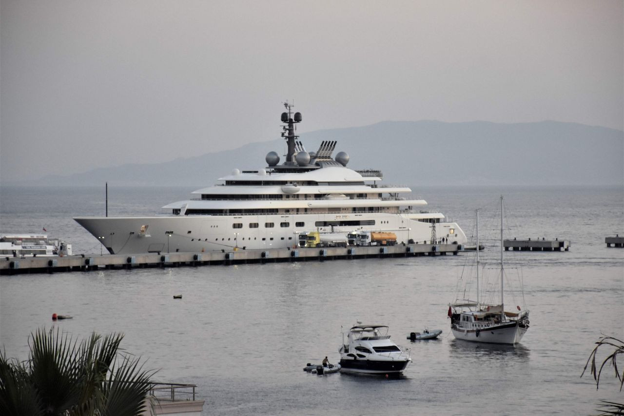 Arap şeyhinin mega yatı Bodrum'da