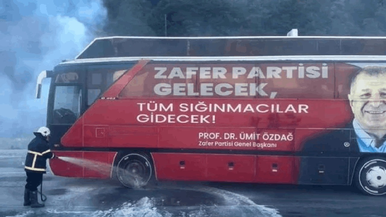 Ümit Özdağ'ın otobüsünde yangın