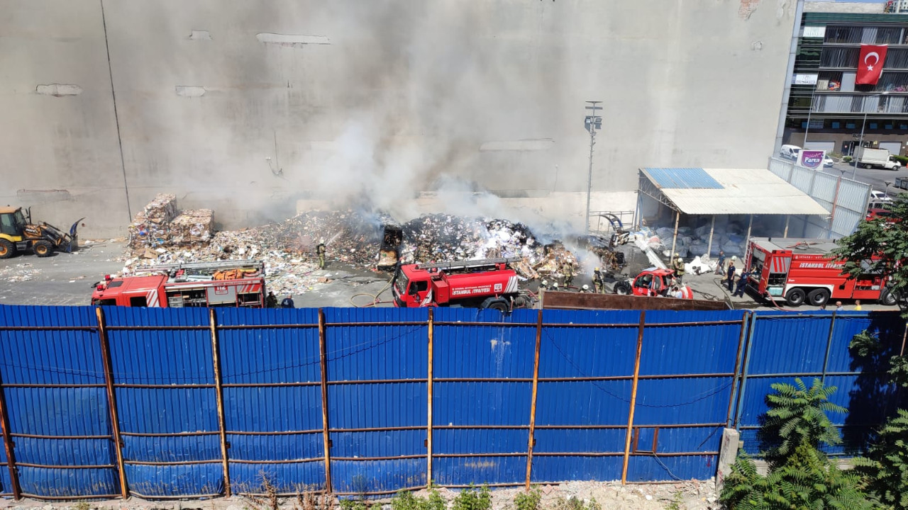 İstanbul'da geri dönüşüm tesisinde yangın