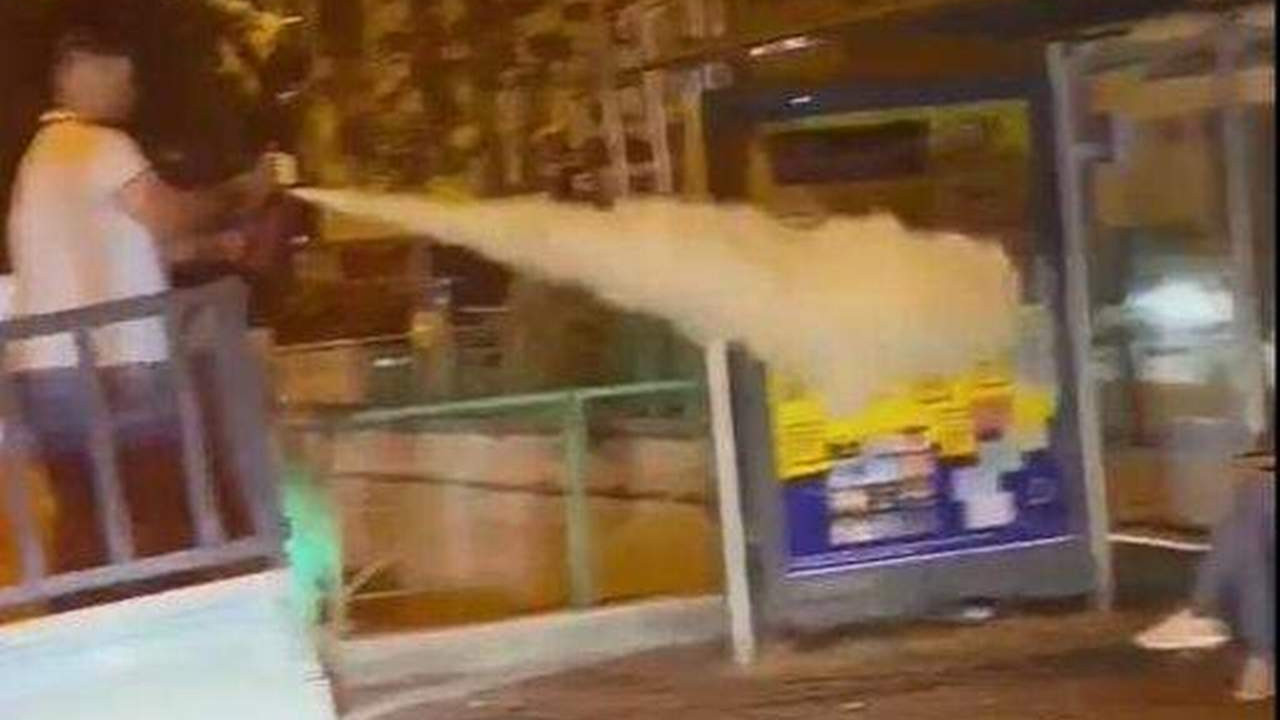 Eli yangın tüplü şehir magandalarına gözaltı
