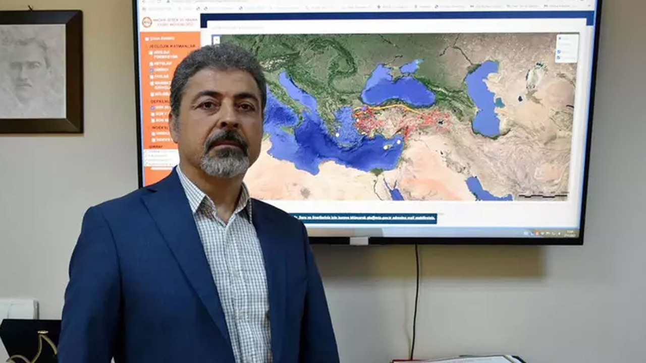 Uzman isimden Ege'deki deprem sonrası açıklama: Deprem fırtınası şeklinde bir süreç yaşanabilir