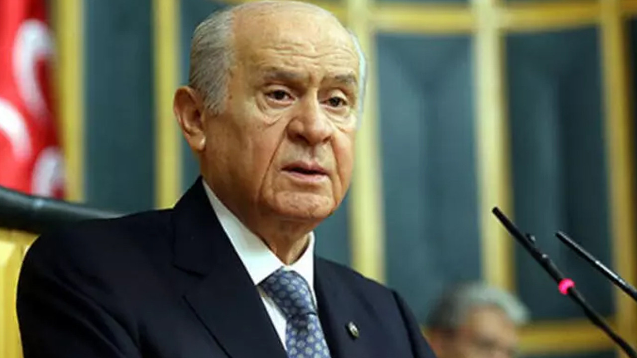 Bahçeli'den, A Milli Kadın Voleybol Takımı'na tebrik