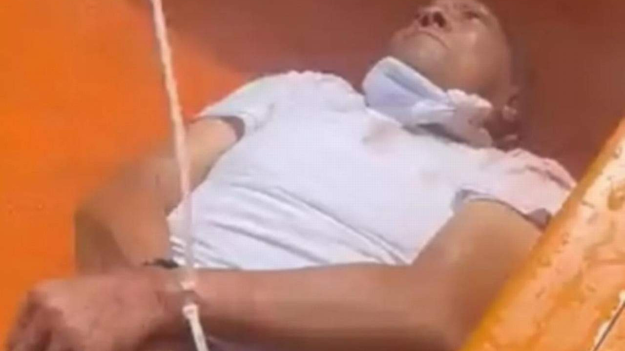 Uyuşturucu baronunu ayağına taş bağlayıp denize attılar