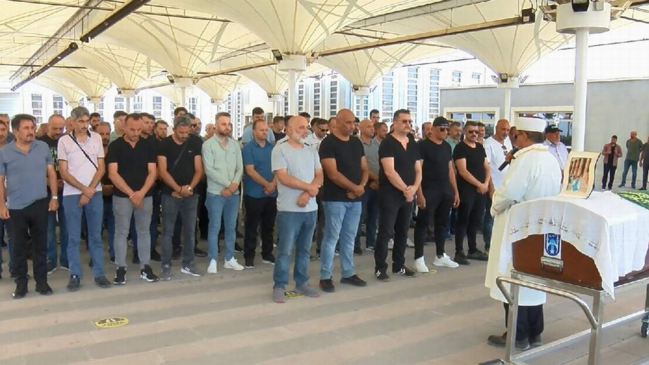 Evinde ölü bulunan üniversiteli genç kızın ölüm nedeni belli oldu