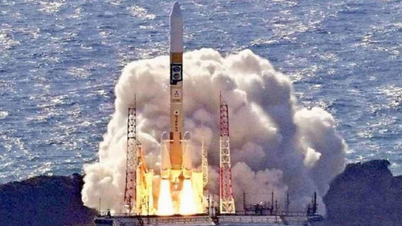 Japonya Ay'a iniş roketini uzaya gönderdi