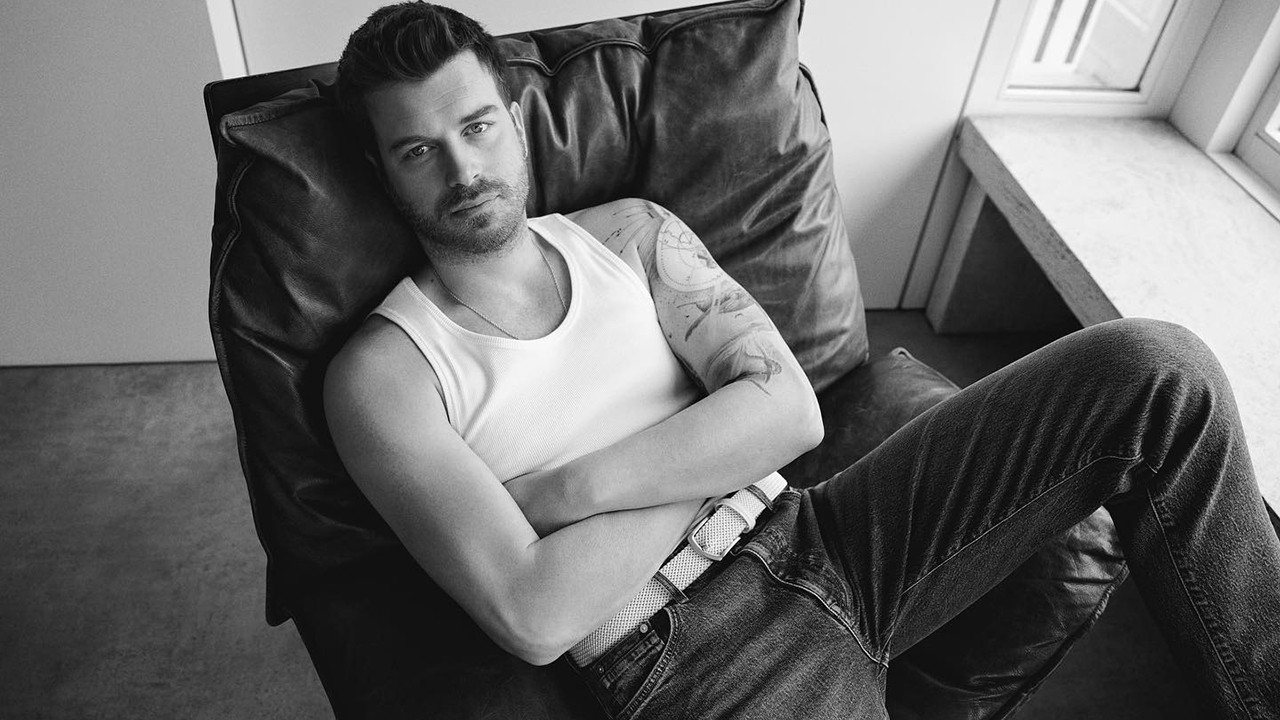 Kıvanç Tatlıtuğ da estetiklendi