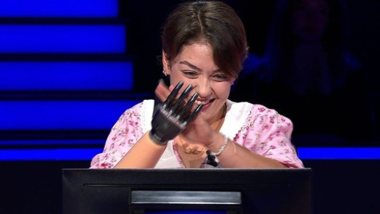 ATV ekranlarının sevilen yarışma programı Kim Milyoner Olmak İster'de 1 Milyon TL'lik soruya kadar gelmeyi başaran Rabia Birsen Göğercin soruya doğru cevap verince 1 milyon TL'lik büyük ödülün sahibi oldu.