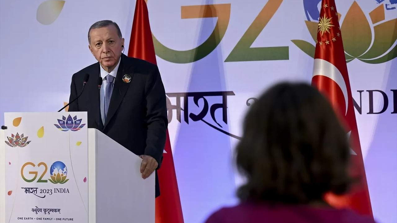 Erdoğan: ''Eğer lüks, şatafat ve israf alıp başını gitmişse...''