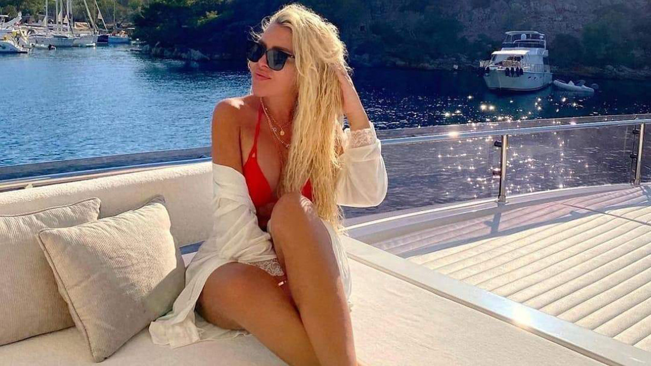 Selin Ciğerci'den ''sıkınca orgazm oluyorsunuz'' reklamı