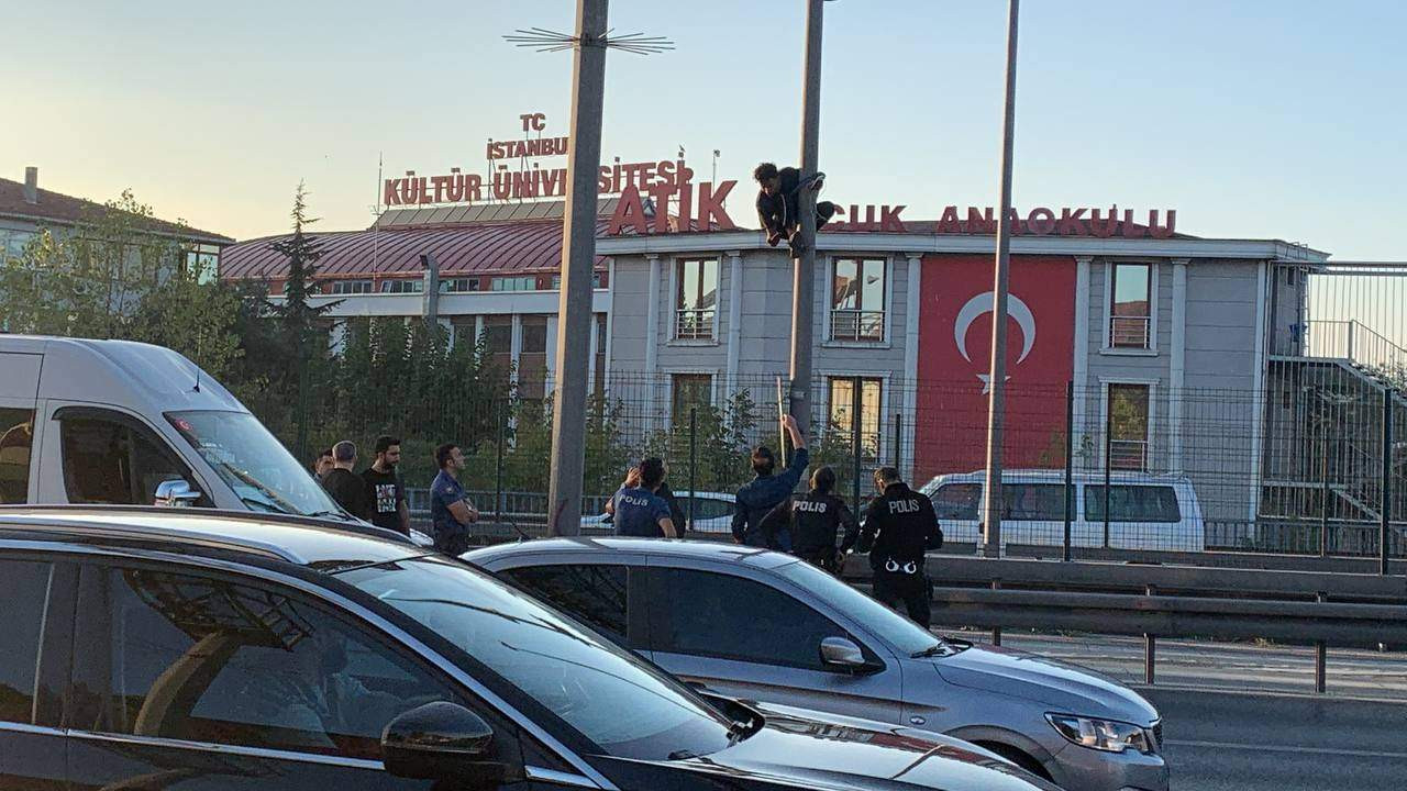 İstanbul'da çevre yolunda akıl almaz olay kamerada
