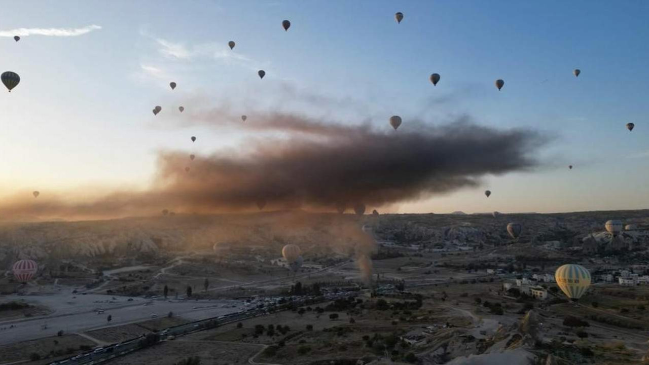 Nevşehir'de büyük yangın! Hava balonları ile havaya yükseldi