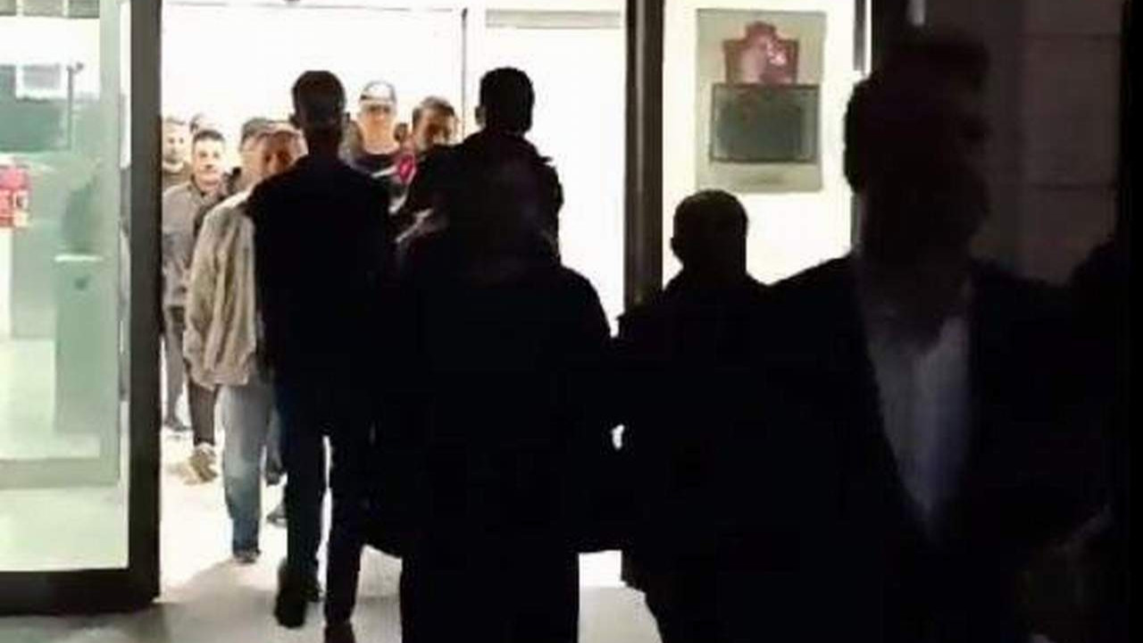 Sığınmacı paylaşımlarında 8 gazeteci tutuklandı