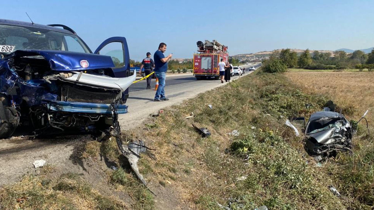 Çanakkale'de feci kaza: 2 ölü, 5 yaralı