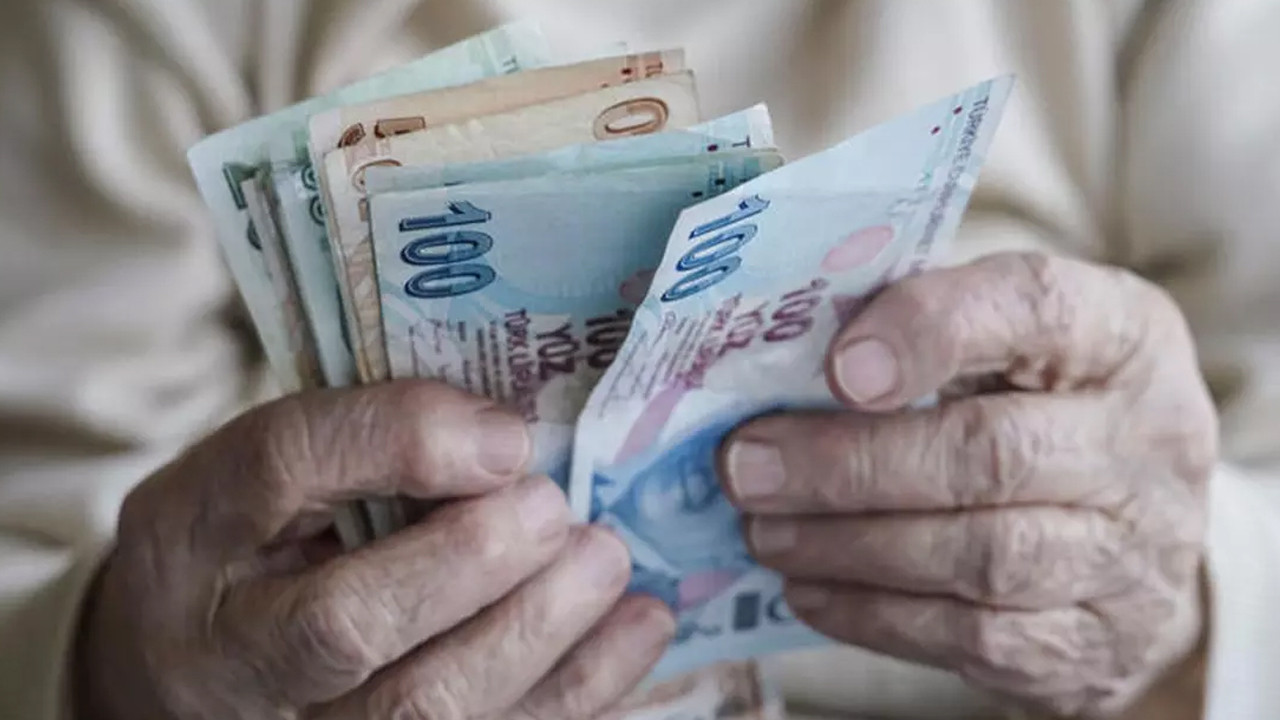 AK Parti'den emekli maaş zammı açıklaması