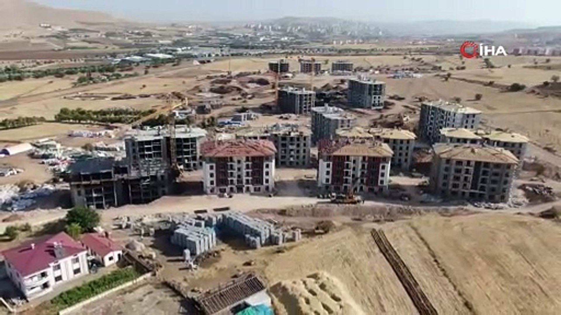 Örnek kalıcı konut tamamlandı; içi ilk kez görüntülendi