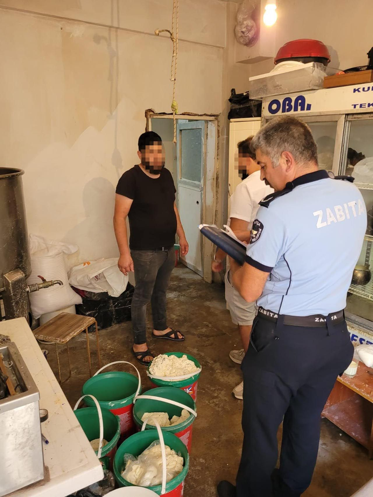 Kaçak peynir imalathanesinde skandal görüntüler