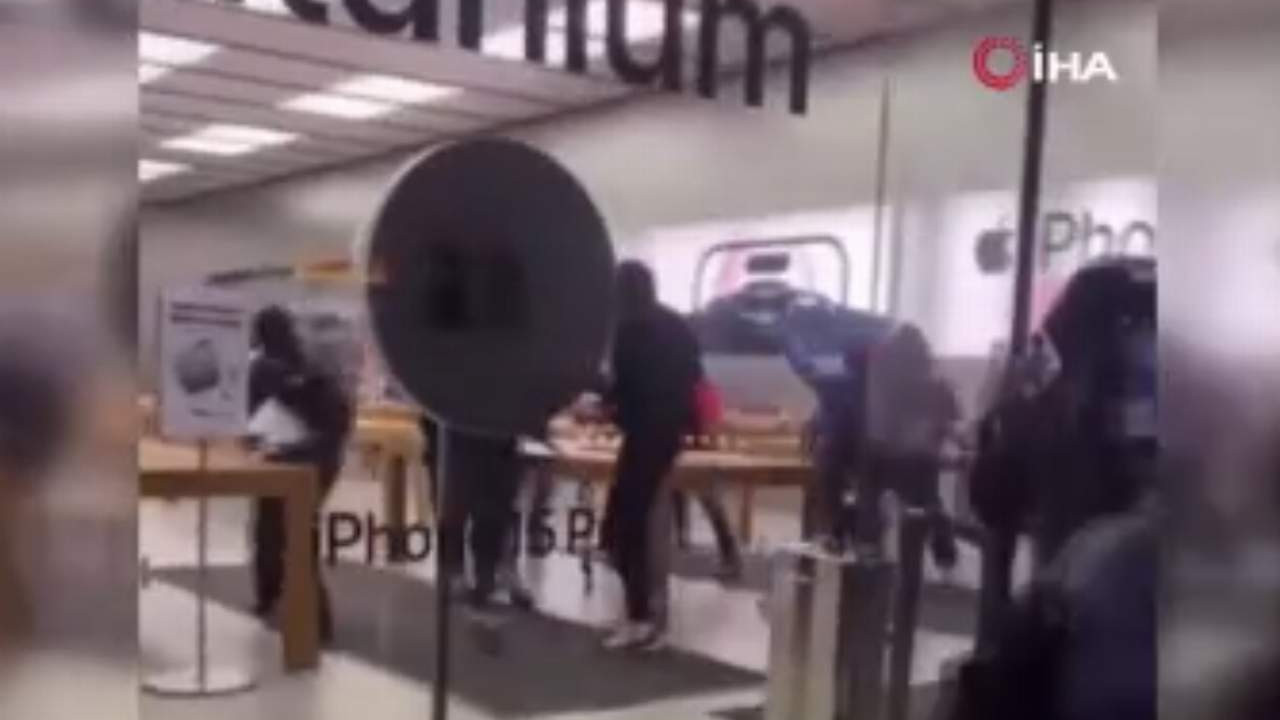 Arınma gecesi gibi! Apple mağazasını böyle yağmaladılar