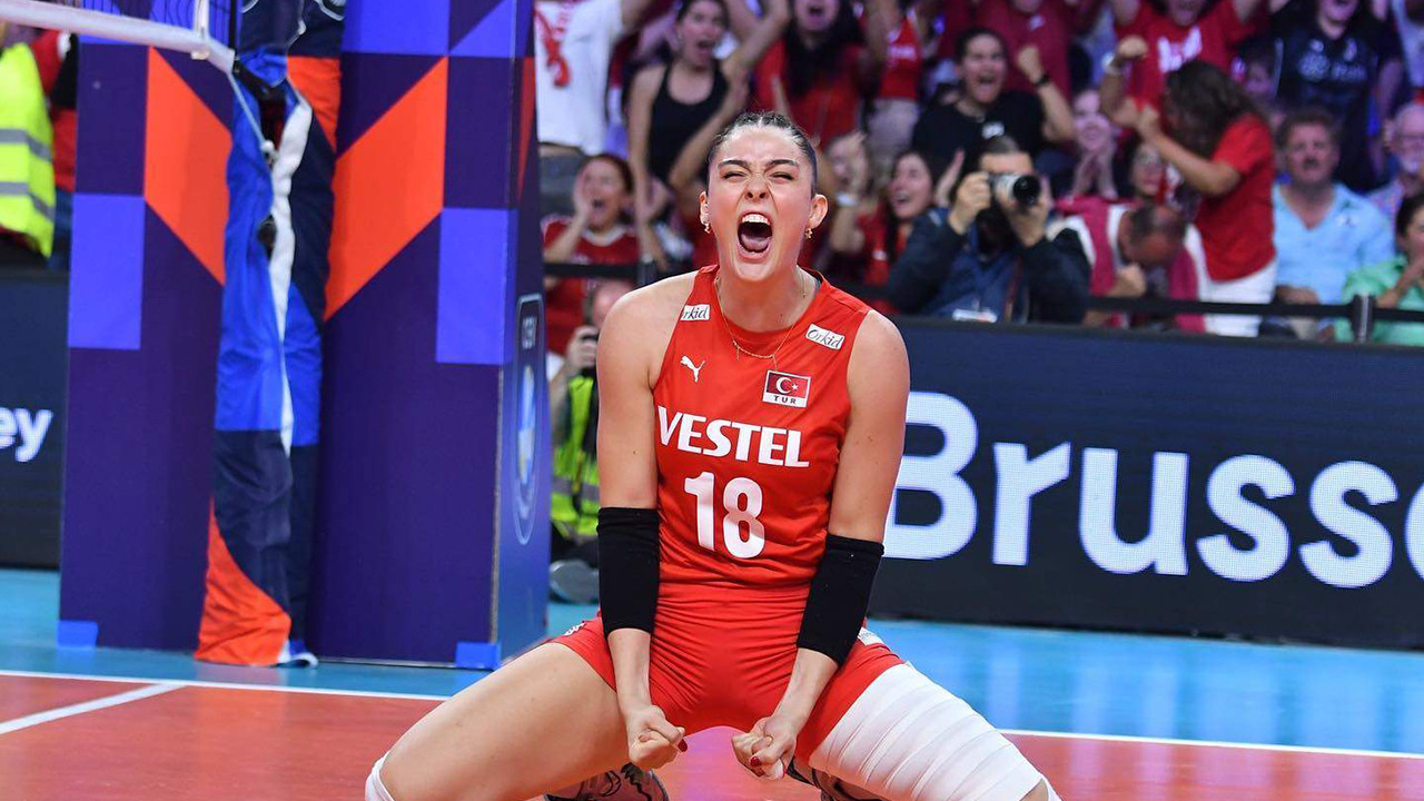 Zehra Güneş şampiyonluk pozuyla mest etti