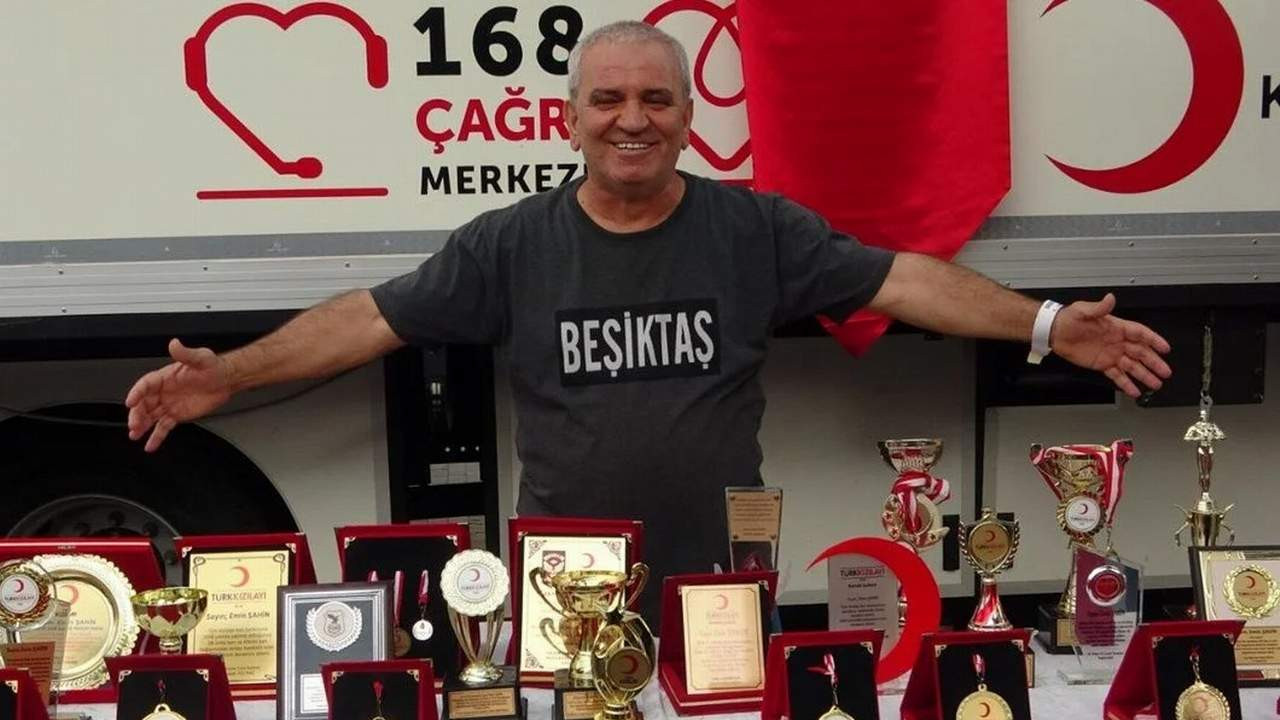 Kızılay kan bağışı rekortmenini savcılığa şikayet etti