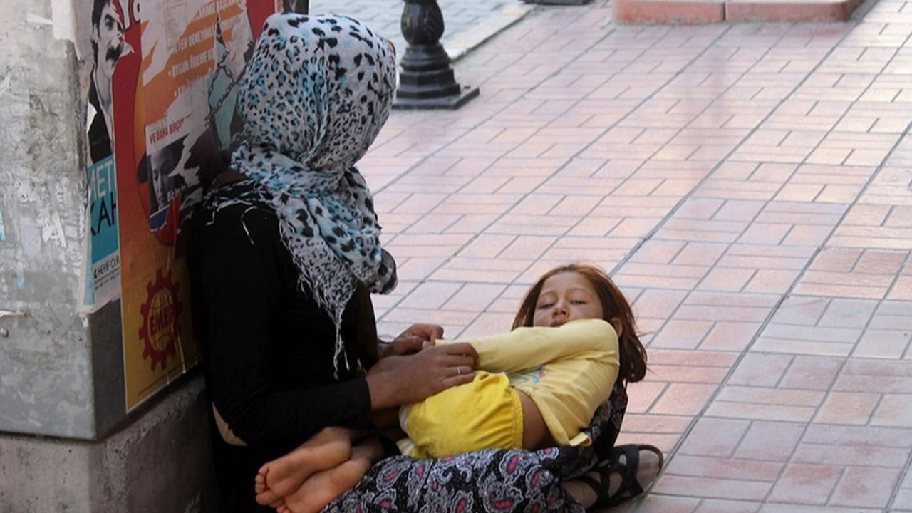 Dilenerek 4 saatte topladığı para şoke etti