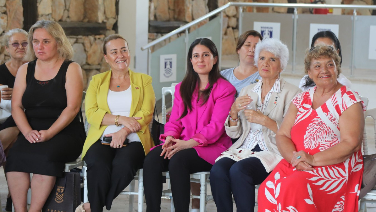 Kadınlar, Bodrum'da Siyaset Atölyesi'nde bir araya geldi