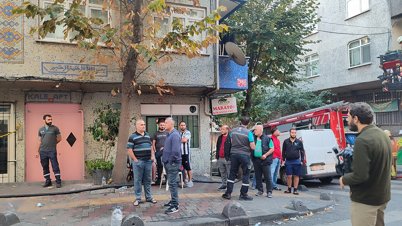 Yabancı uyruklu bir kişi evini ateşe verdi: 19 kişi mahsur kaldı