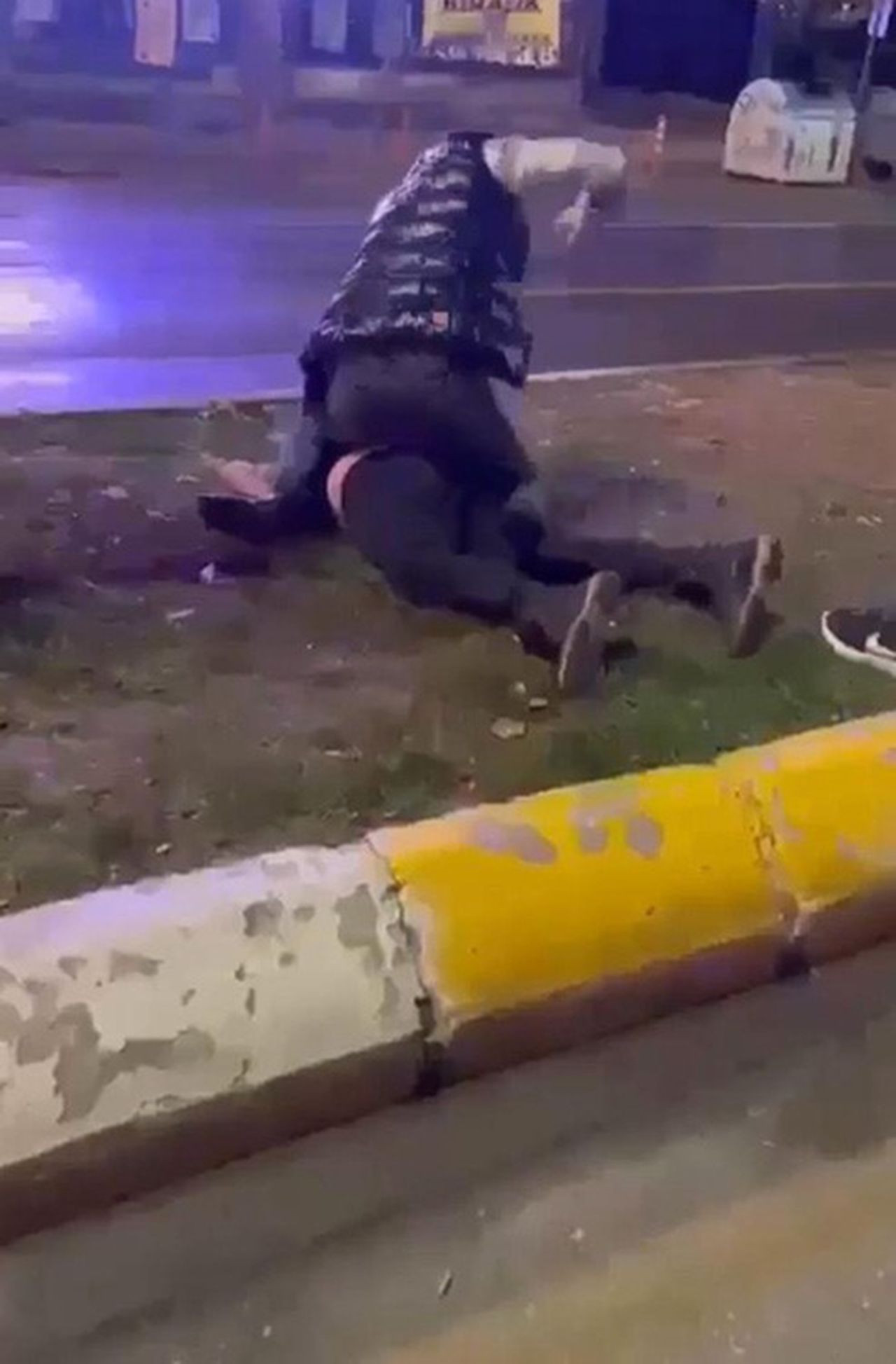 Benekli Ayhan'a öldüresiye dayak