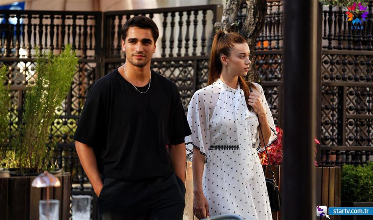 Afra Saraçoğlu ile Mert Ramazan Demir sette birbirine girdi