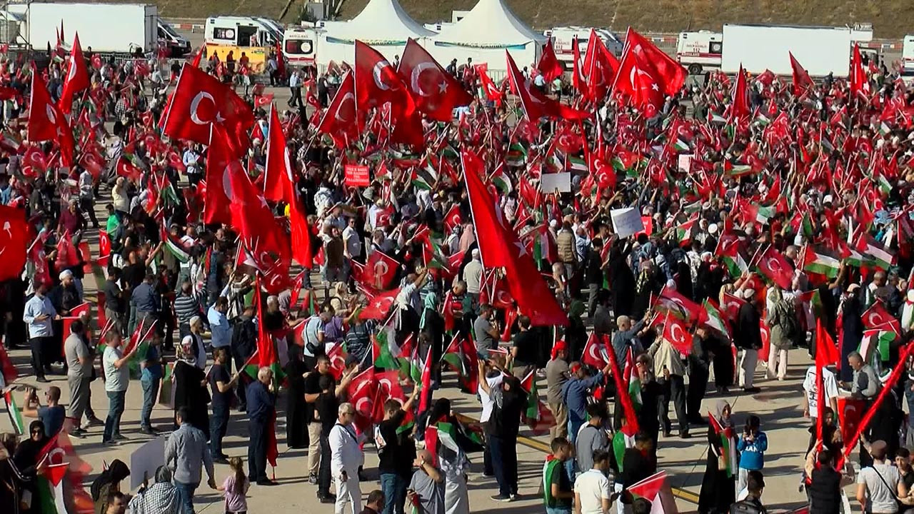 İstanbul'daki Büyük Filistin Mitingi'nden kareler