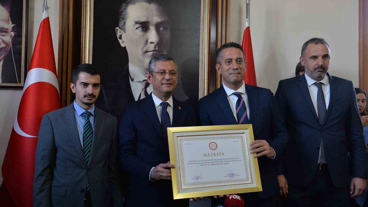 CHP Genel Başkanı Özel mazbatasını aldı! Kılıçdaroğlu törene katılmadı