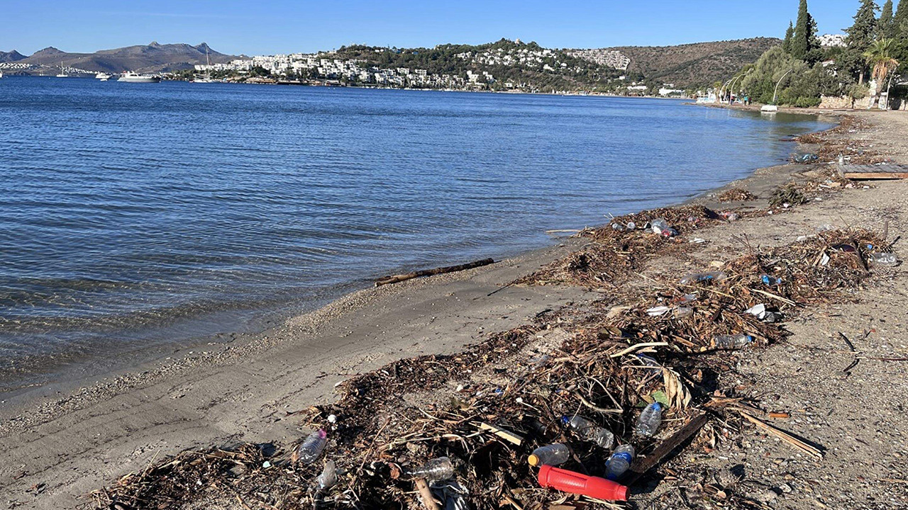 Yağış ve fırtına cennet plajları çöplüğe çevirdi