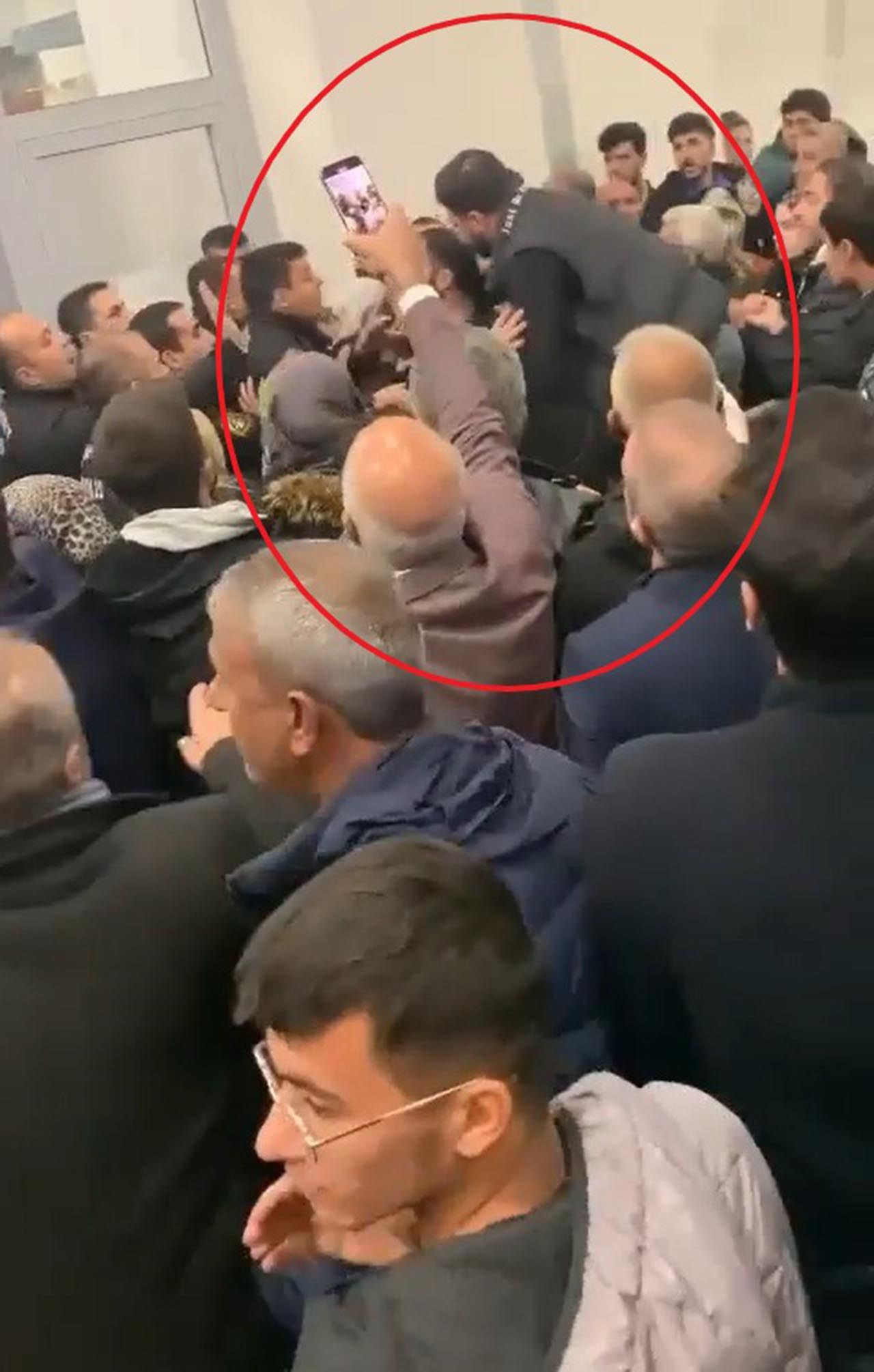 Havalimanında akıl almaz kavga