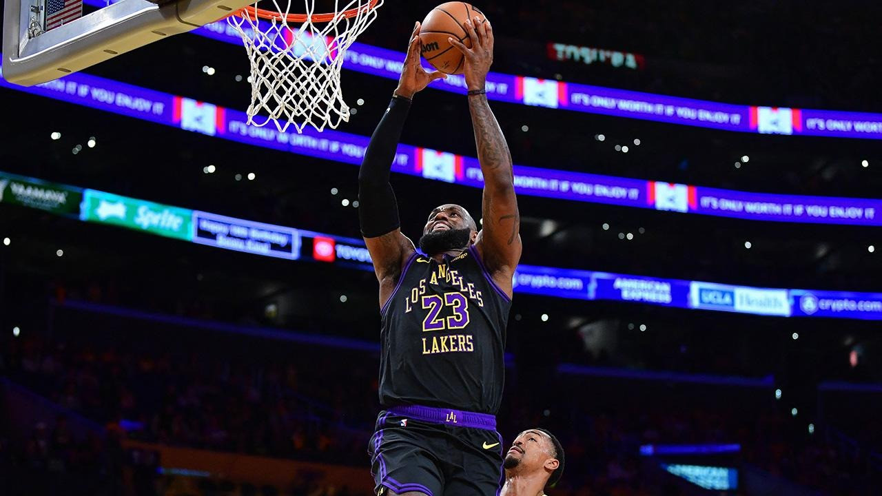 LeBron James bir rekor daha kırdı