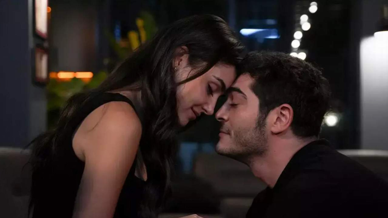 Hande Erçel ve Burak Deniz'in dizisinin fişi çekildi