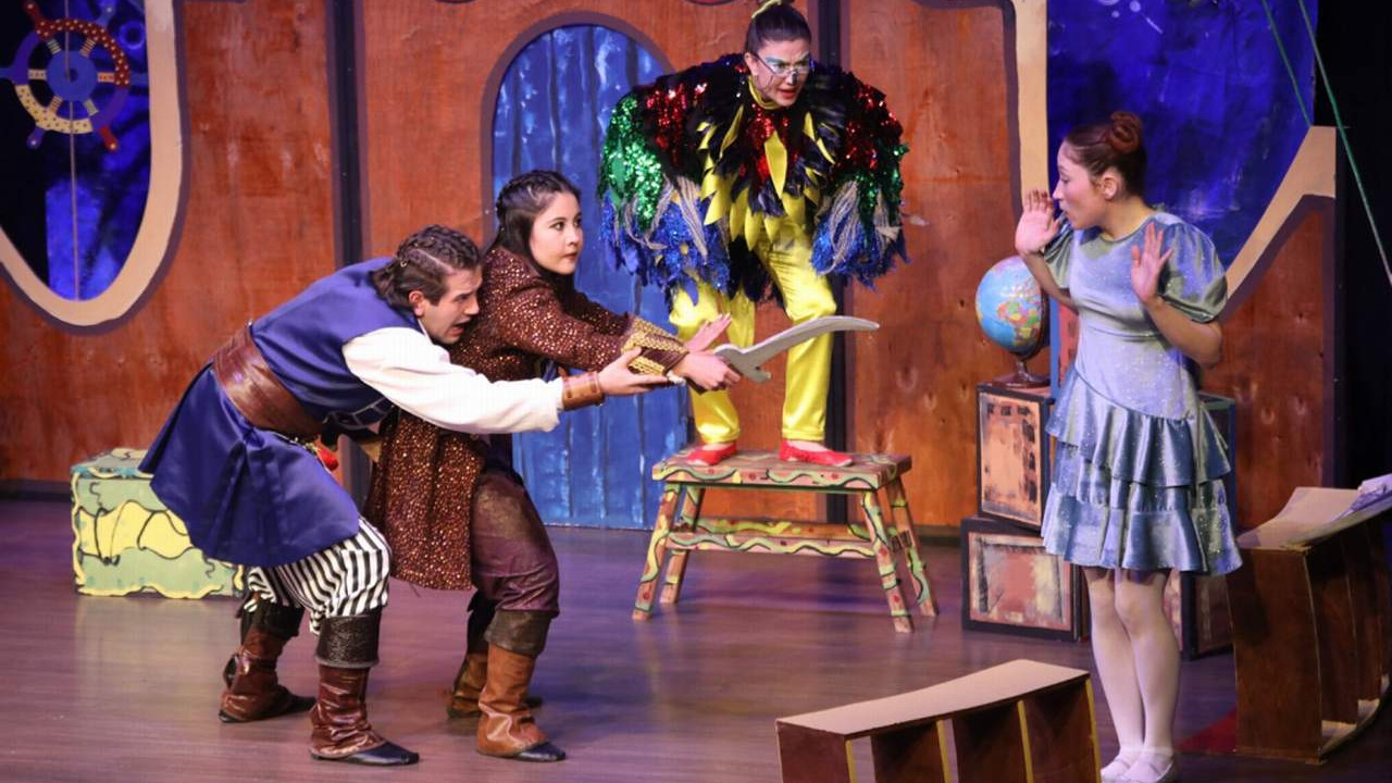Bodrum Belediyesi Şehir Tiyatrosu’nun ''Sihirli Gemi'' çocuk oyunu her cumartesi sahnede