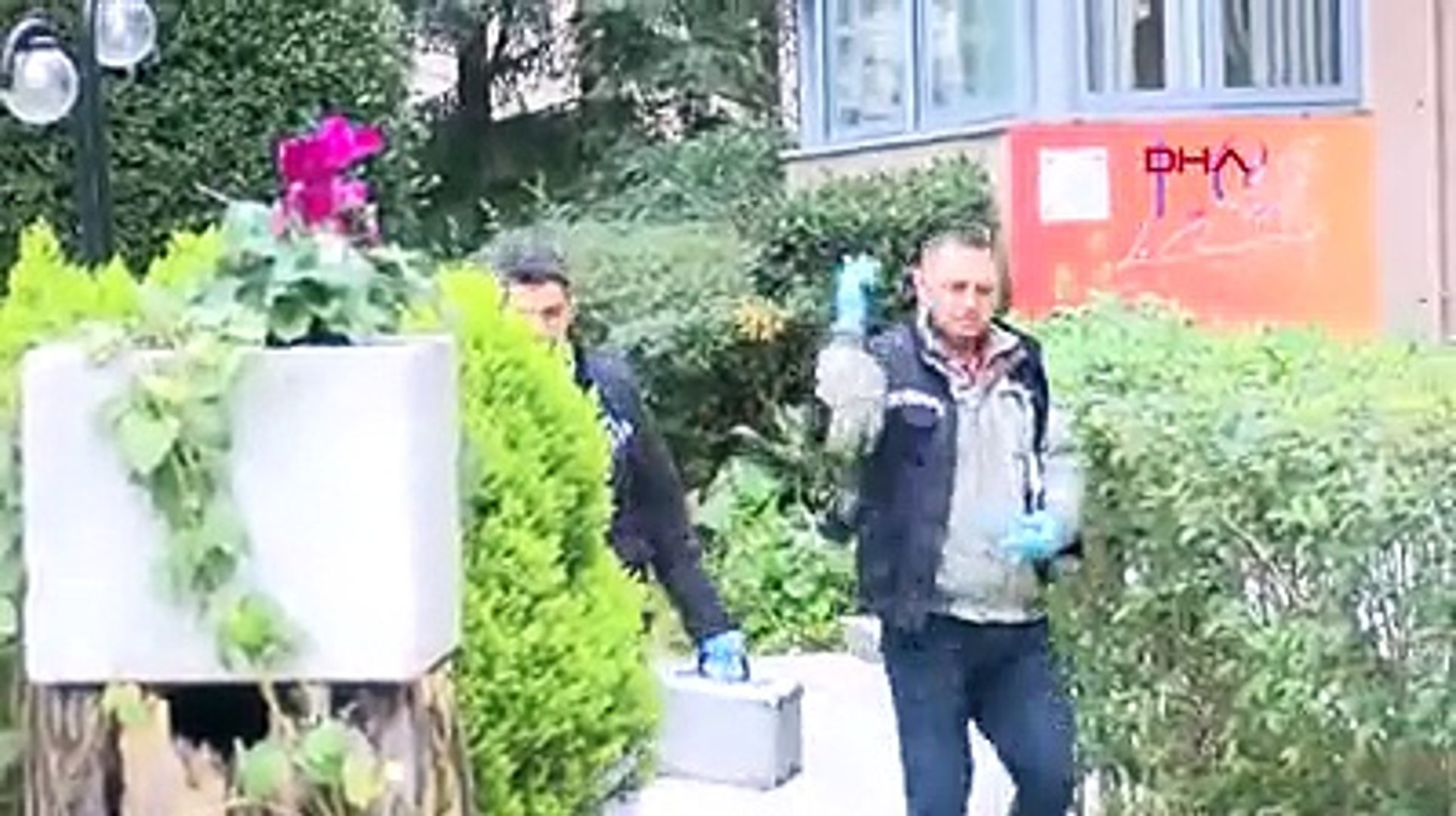 İstanbul'da güzellik merkezine silahlı saldırı kamerada