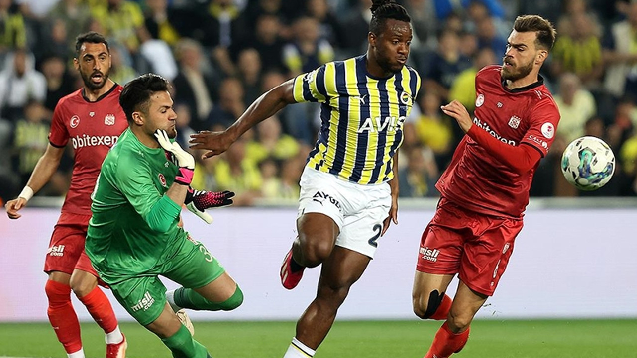 İsmail Kartal'dan Fred kararı: Fenerbahçe - Sivasspor maçının ilk 11'leri belli oldu