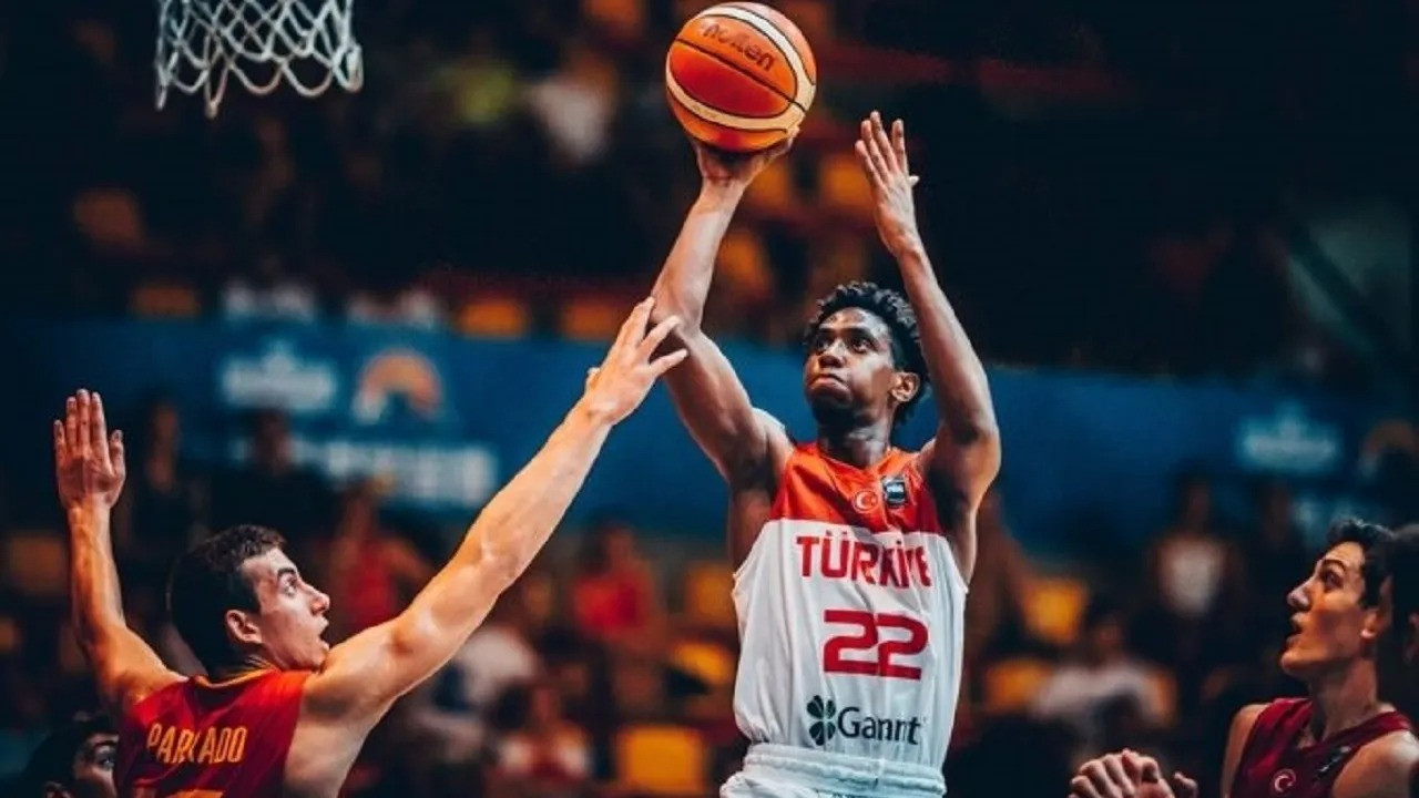 Galatasaray genç yıldız ile yollarını ayırdı