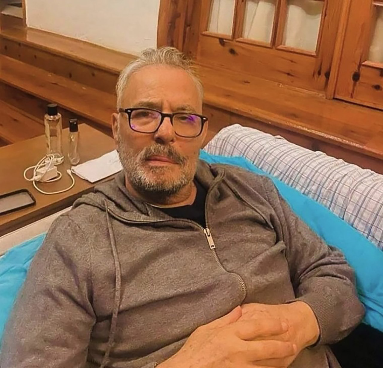 Yıllardır gözlerden uzak yaşayan usta sanatçı Ferdi Tayfur, sosyal medya hesabından son halini paylaştı.
