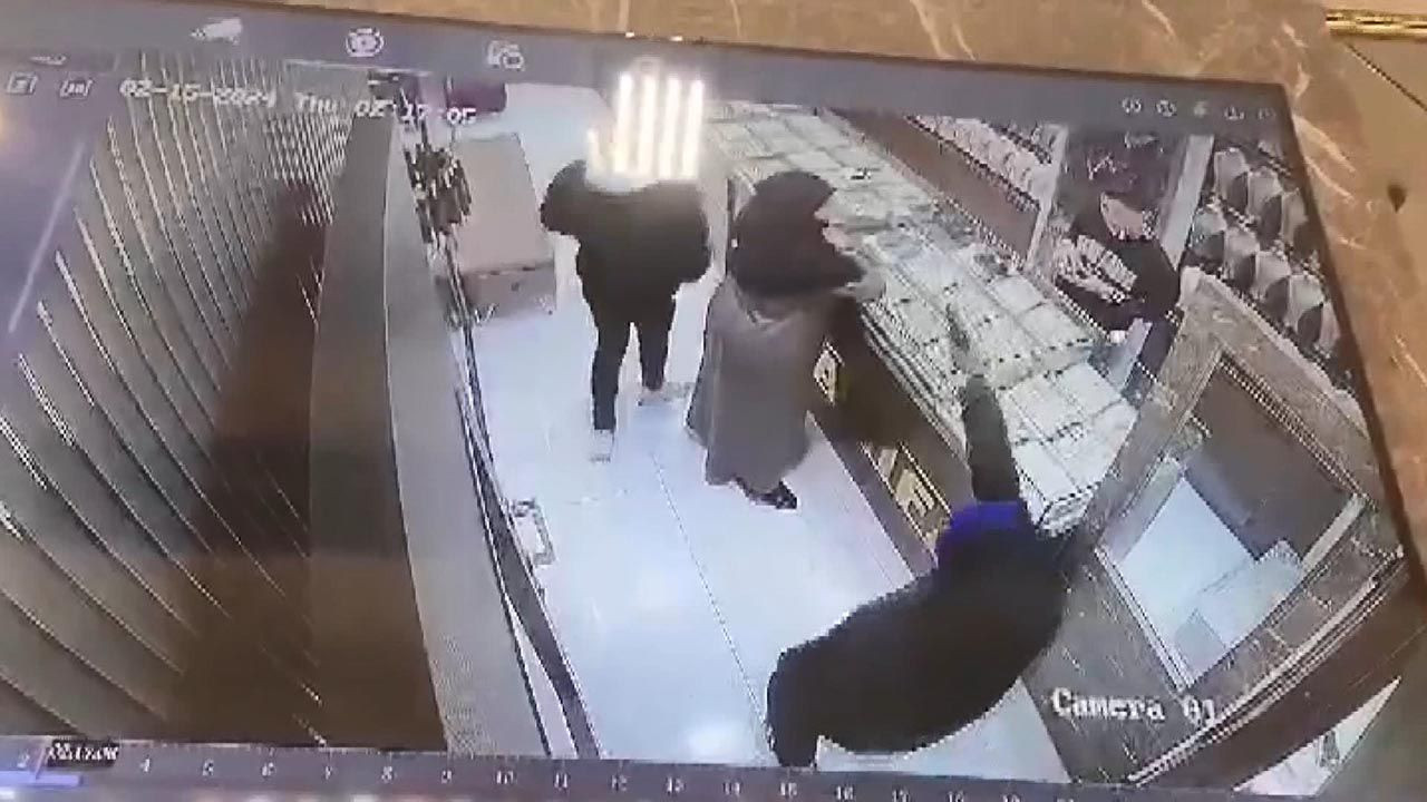 Kuyumcuda dehşet anları kamerada