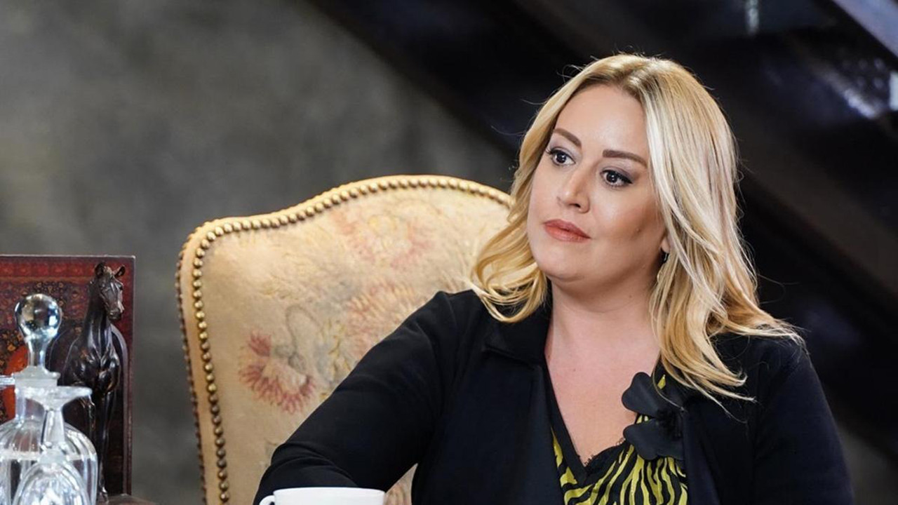 NOW ekranlarında yayınlanan Kızıl Goncalar dizisinin kadrosuna Melisa Doğu da katıldı.