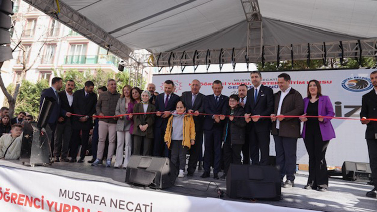 CHP Genel Başkanı Özgür Özel, Kartal'da toplu açılış törenine katıldı