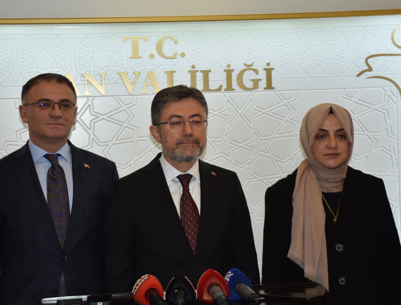 Tarım ve Orman Bakanı İbrahim Yumaklı, 3 milyar 870 milyon liralık hayvancılık destek ödemelerinin 15 Mart Cuma günü hesaplara yatırılacağını açıkladı. 