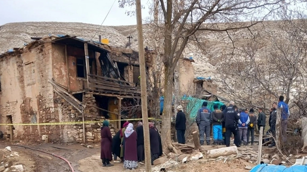 Kayseri'de yangın! 4 çocuk annesi kadın yaşamını yitirdi