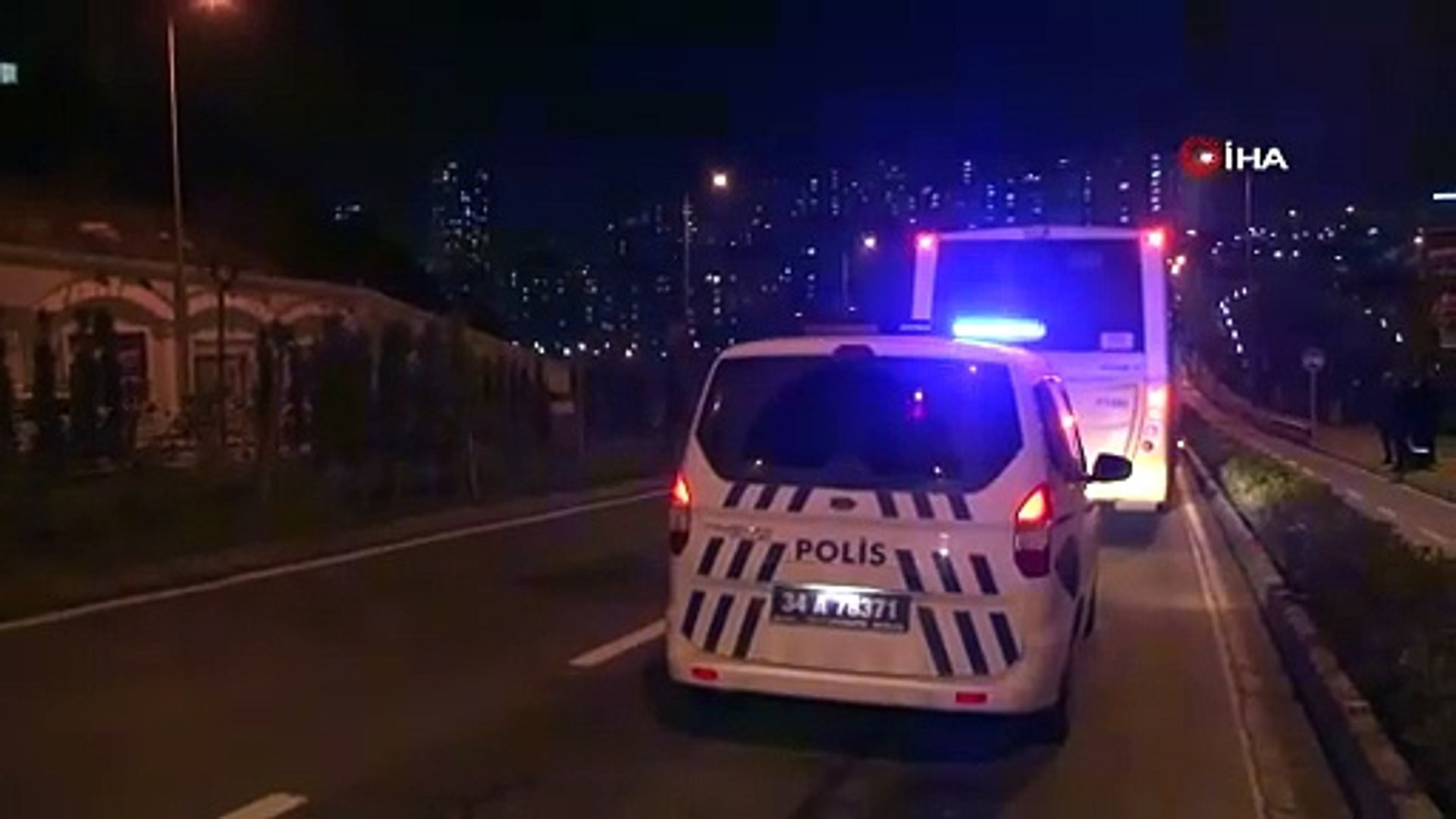 İstanbul trafiğinde kanlı yol verme kavgası; bıçaklayıp kaçtı