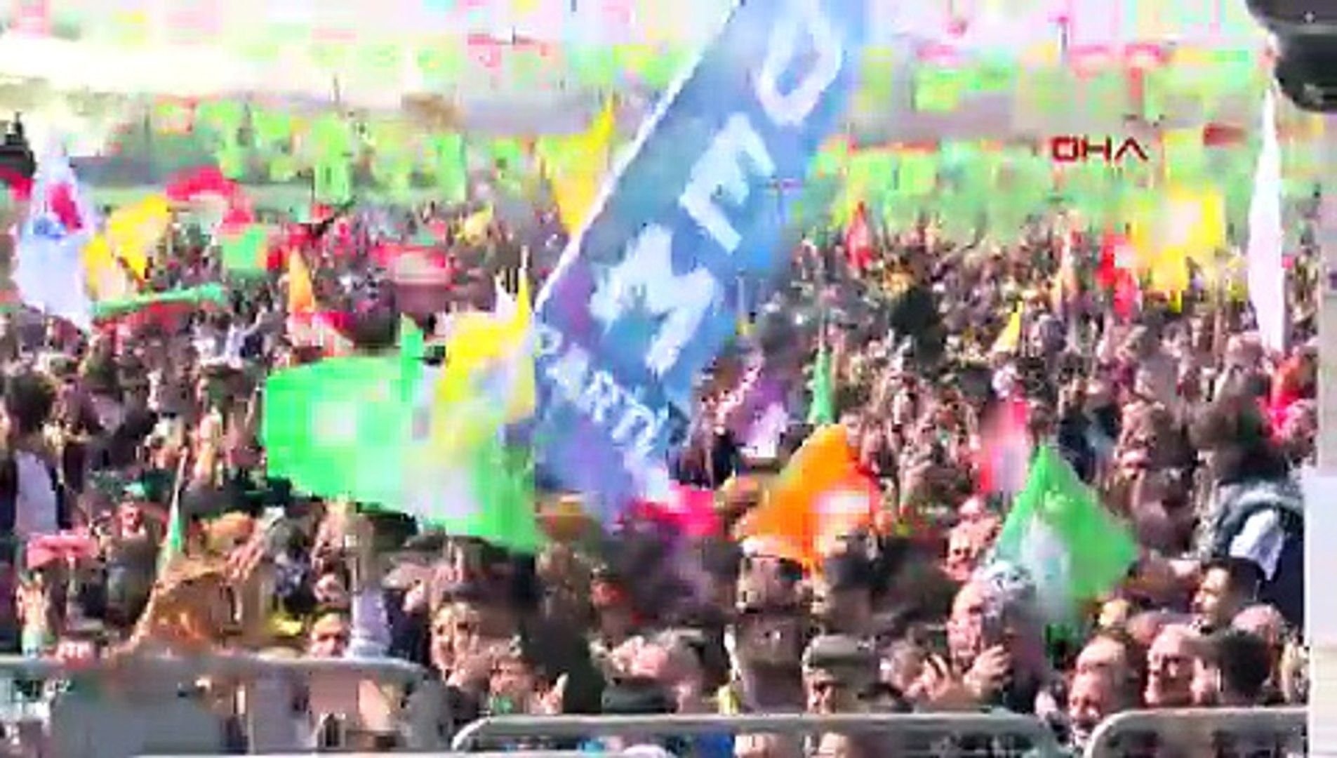 DEM Parti'nin İstanbul'daki Nevruz kutlamasında 75 gözaltı