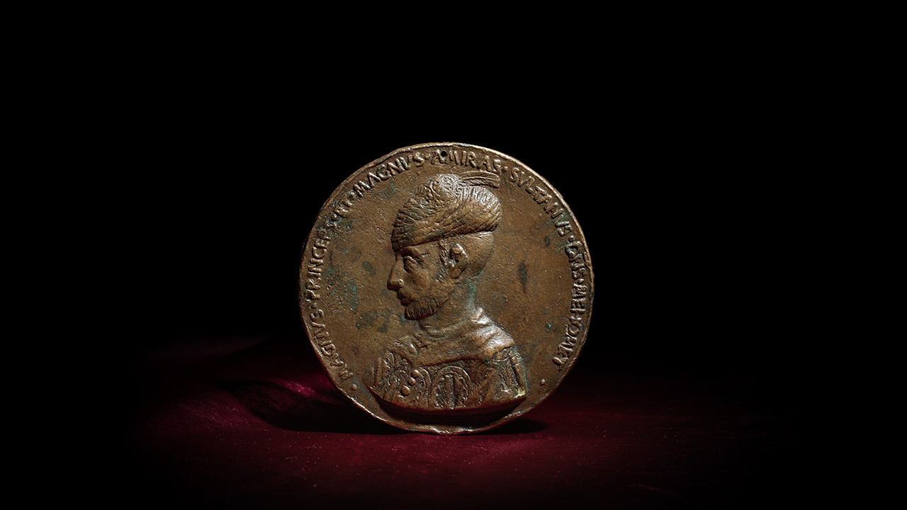 Fatih Sultan Mehmet'in tılsımlı madalyonu satışa çıkıyor