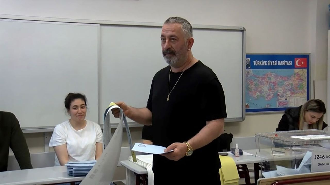 Ünlü isimler sandık başında
